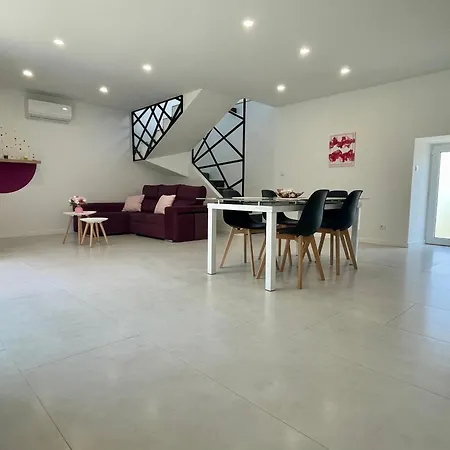 Casa Abelhas بيت للعطل